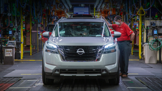 Nissan Pathfinder встал на конвейер в США